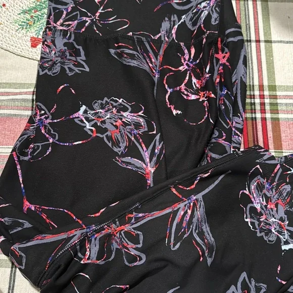 Liv Lane Bryant work out Capri’s - Picture 4 of 4